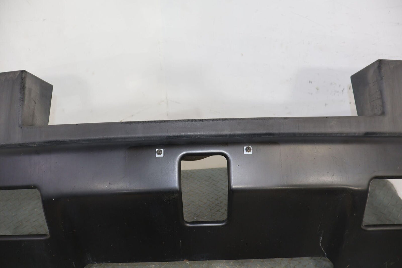 03-09 Hummer H2 Front Bumper W/ Textured Black Covers & Fog Lights (See Notes)