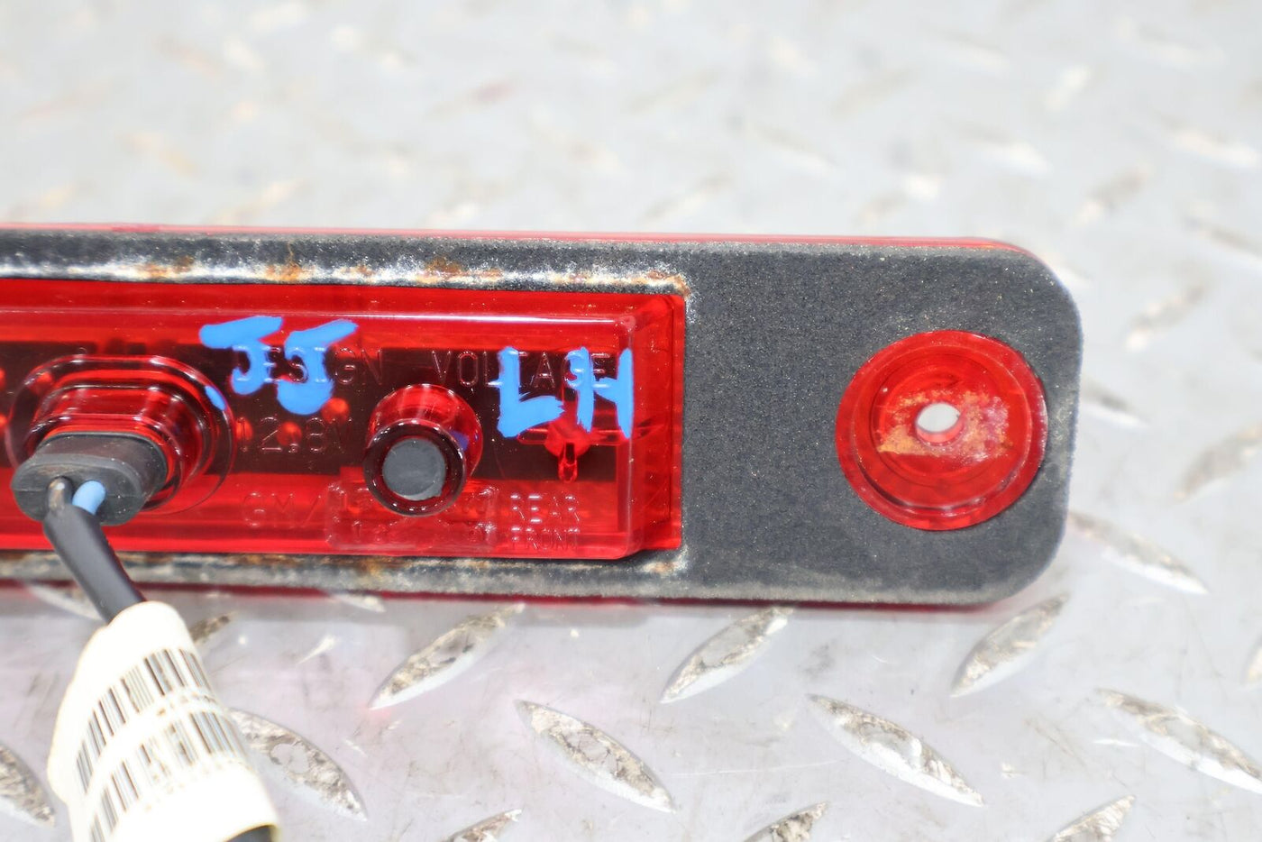 03-09 Hummer H2 OEM Rear LED Side Marker Light (Red) Tested