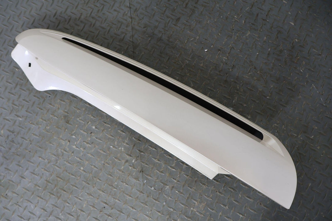 03-06 Escalade Short WB Right Rear Upper Tail Panel Moulding (White Diamond 98U)