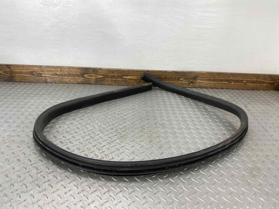 03-06 Chevy SSR Right RH Passenger Door Weather Stripping Gasket Seal