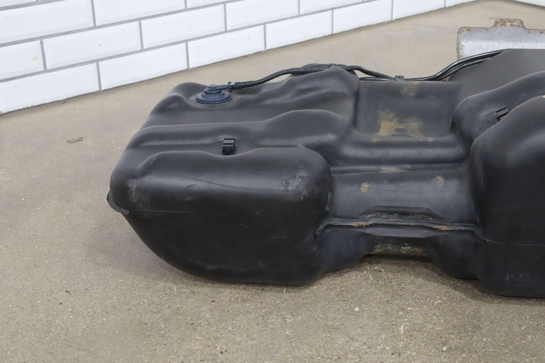 02-03 Cadillac Escalade Tahoe Yukon 26 Gallon Gasoline Fuel Tank W/Pump OEM