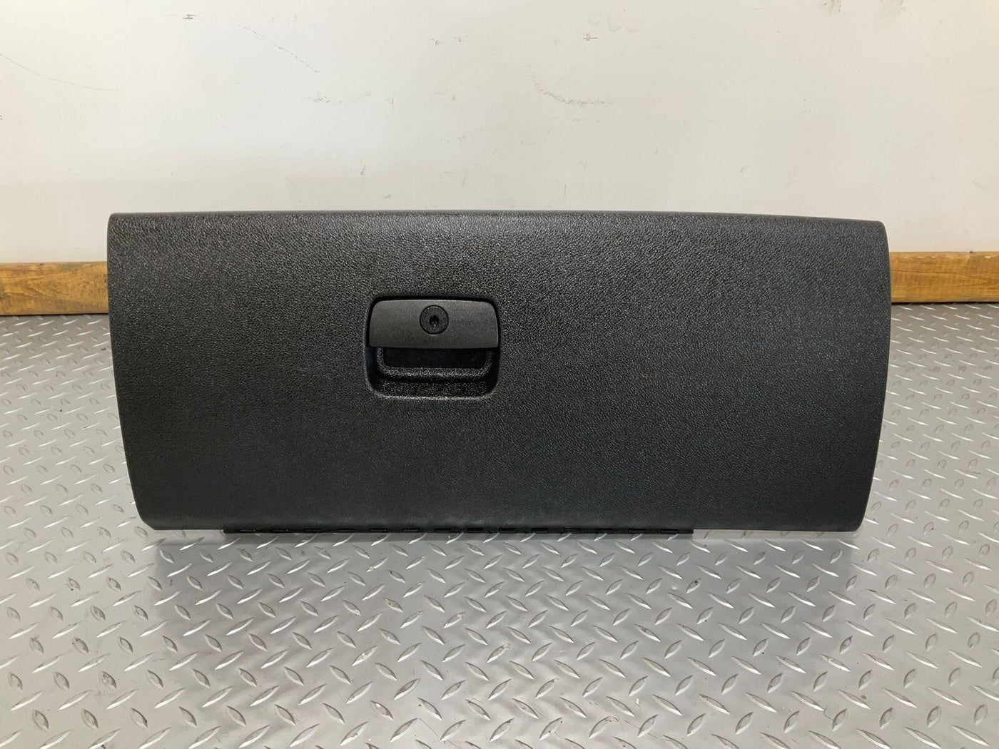 08-09 Hummer H2 Interior Glove Box Door Compartment (Black 19i) See Notes