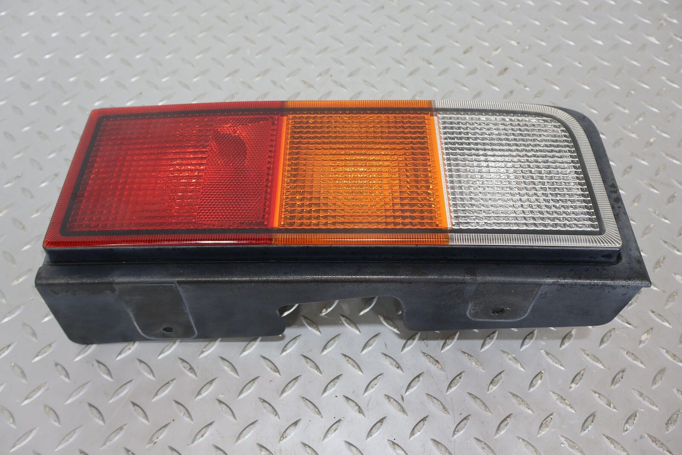 03-04 Hummer H2 Right RH Passenger Tail Light OEM (Clean Lens) Tested