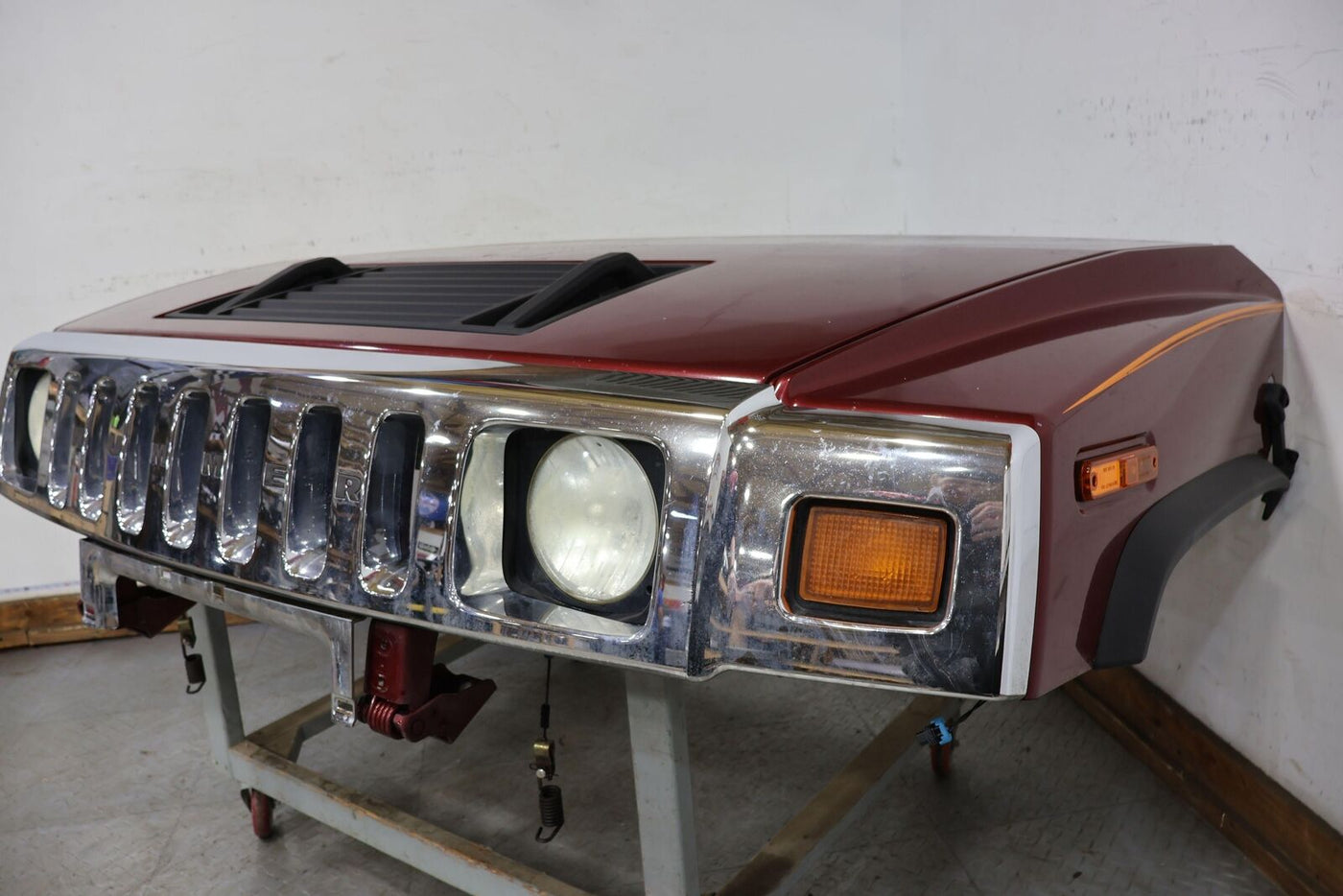 03-07 Hummer H2 OEM Hood W/Grilles/ All Lighting/Mouldings (Red Metallic 72U)