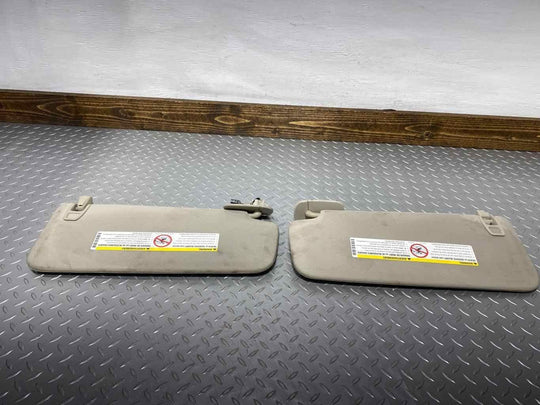 07-13 Chevy Silverado 3500 Pair Left & Right Illuminated Sun Visors (Neutral)