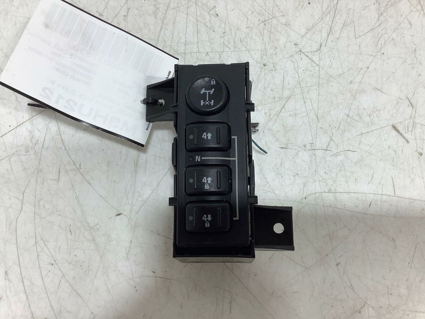 03-07 Hummer H2 Dash Mounted Transfer Case Switch Button OEM