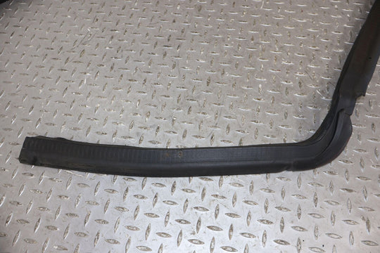 03-06 Chevy SSR Upper Bed OEM Weather Stripping Gasket Seal