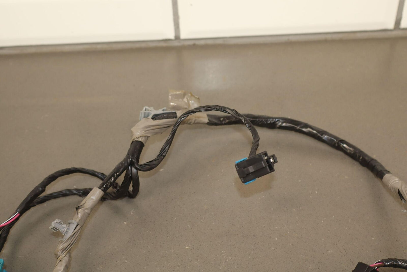 2003 Hummer H2 Front Floor Console Wiring Harness (See Photos) OEM