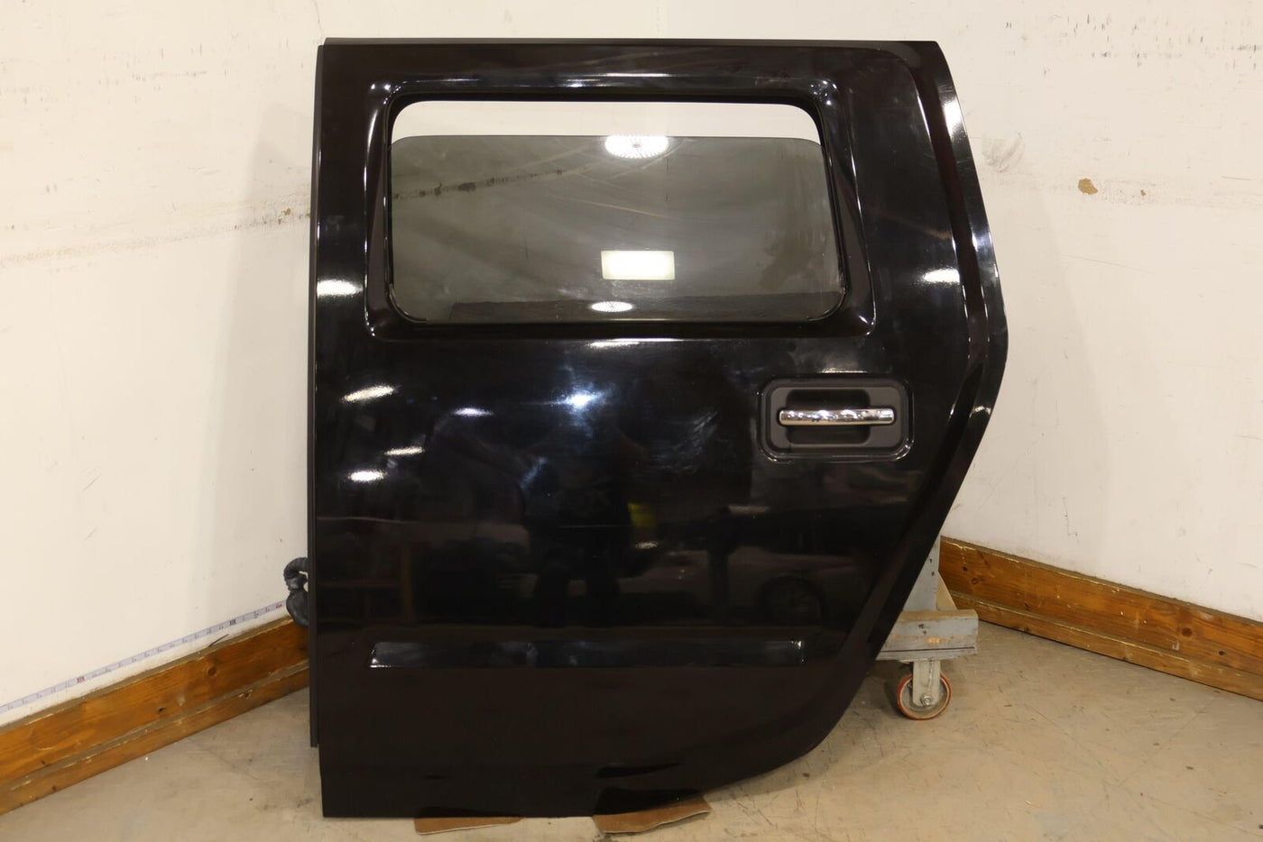 03-09 Hummer H2 Left LH Driver Rear Door W/ Glass (Black 41U) See Notes