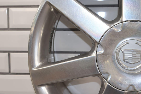 04-08 Cadillac XLR OEM 18x8 Chrome 7 Spoke Wheel with Center Cap (Curb Rash)