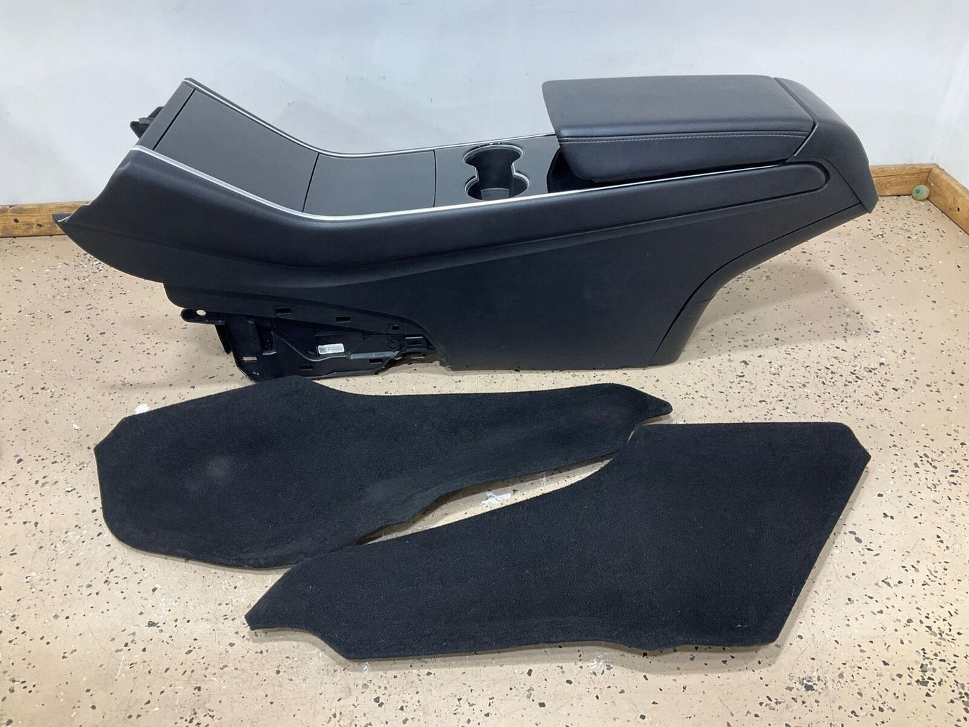 2017-2022 Tesla Model 3 M3 Front Floor Center Console Arm Rest