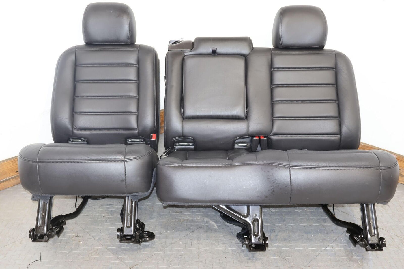 03-07 Hummer H2 SUV Black Leather 2nd Row Seat (Ebony 48i) Light Wear