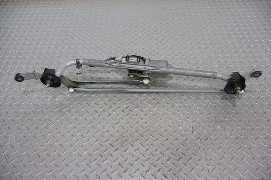 10-20 Lexus GX460 Front Windshield Wiper Transmission With Motor (Tested)