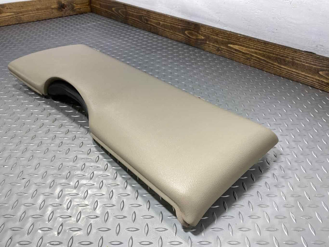 04-06 Cadillac Escalade Platinum ESV Knee Pad Bolster (Shale 15i) See Notes