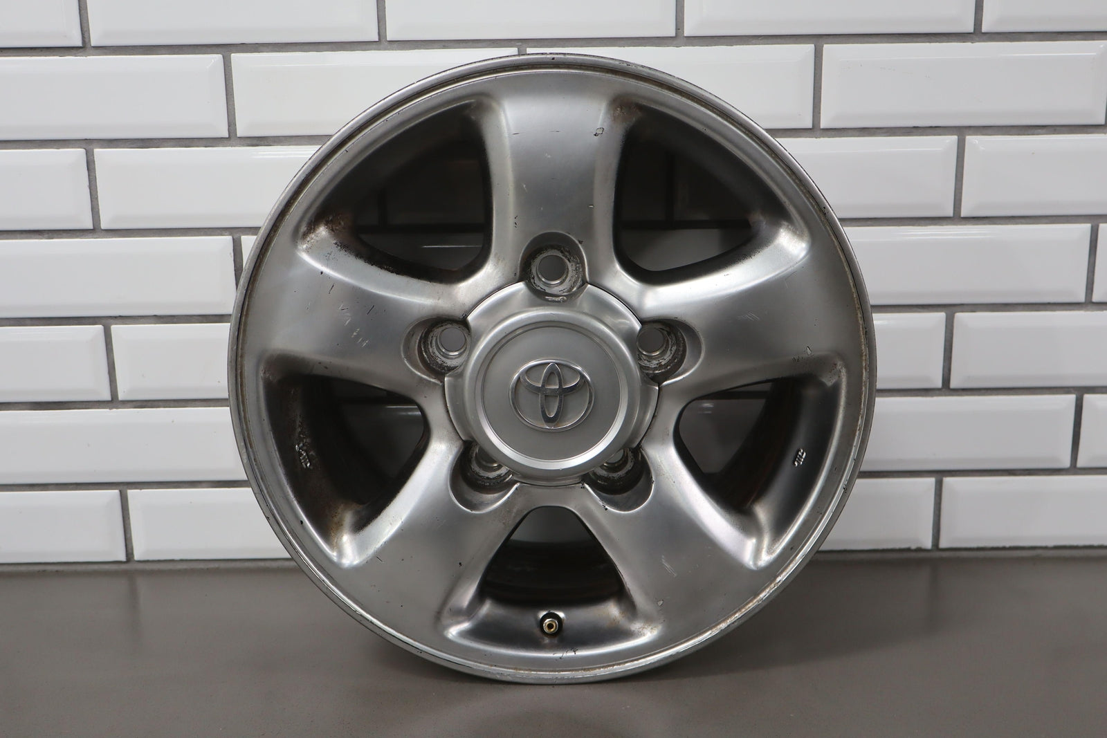 99-02 Toyota Land Cruiser Single (1) 16x8 Wheel 5-Spoke W