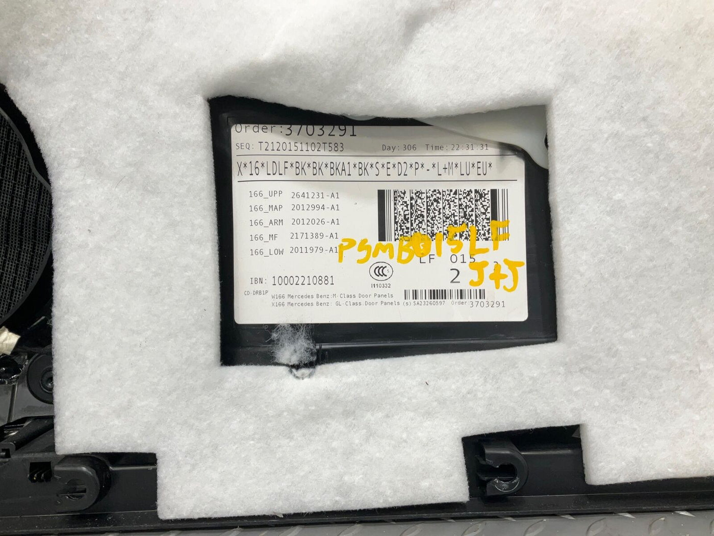 13-16 Mercedes GL450 X166 Front Left LH Door Trim Panel (Anthracite 101A) Notes