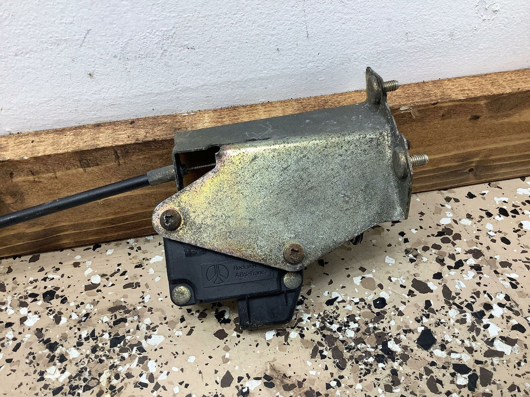 Ferrari 360 Modena Spider 430 Fuel Door Actuator OEM (65395900)