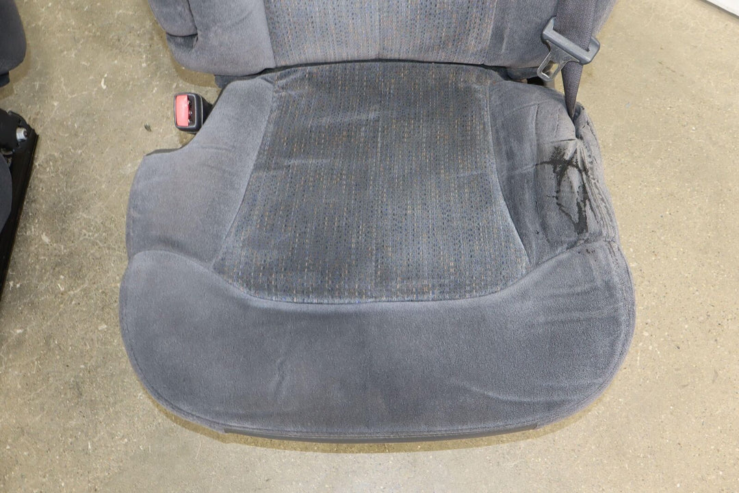 99-02 Chevy/GMC Silverado Sierra Clotch Bucket Front Seat Set (Graphite 12D)