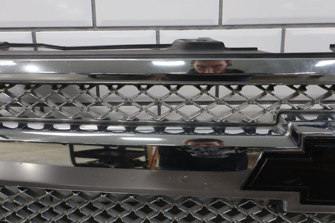 07-13 Chevy Silverado OEM Chrome Grille Assembly (See Photos)