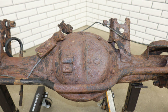 1991-1992 Toyota Land Cruiser Solid Rear Axle W/ 4.10 Differential (Rusty)