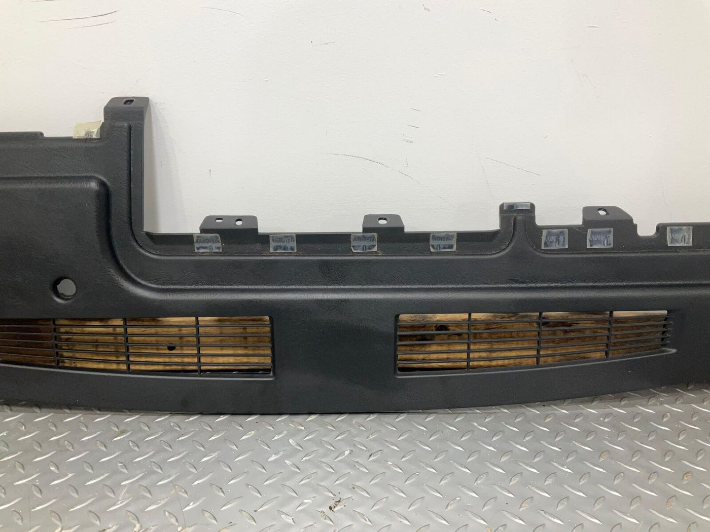 03-07 Hummer H2 OEM Upper Dash Cover Pad (Ebony 48I) See Description