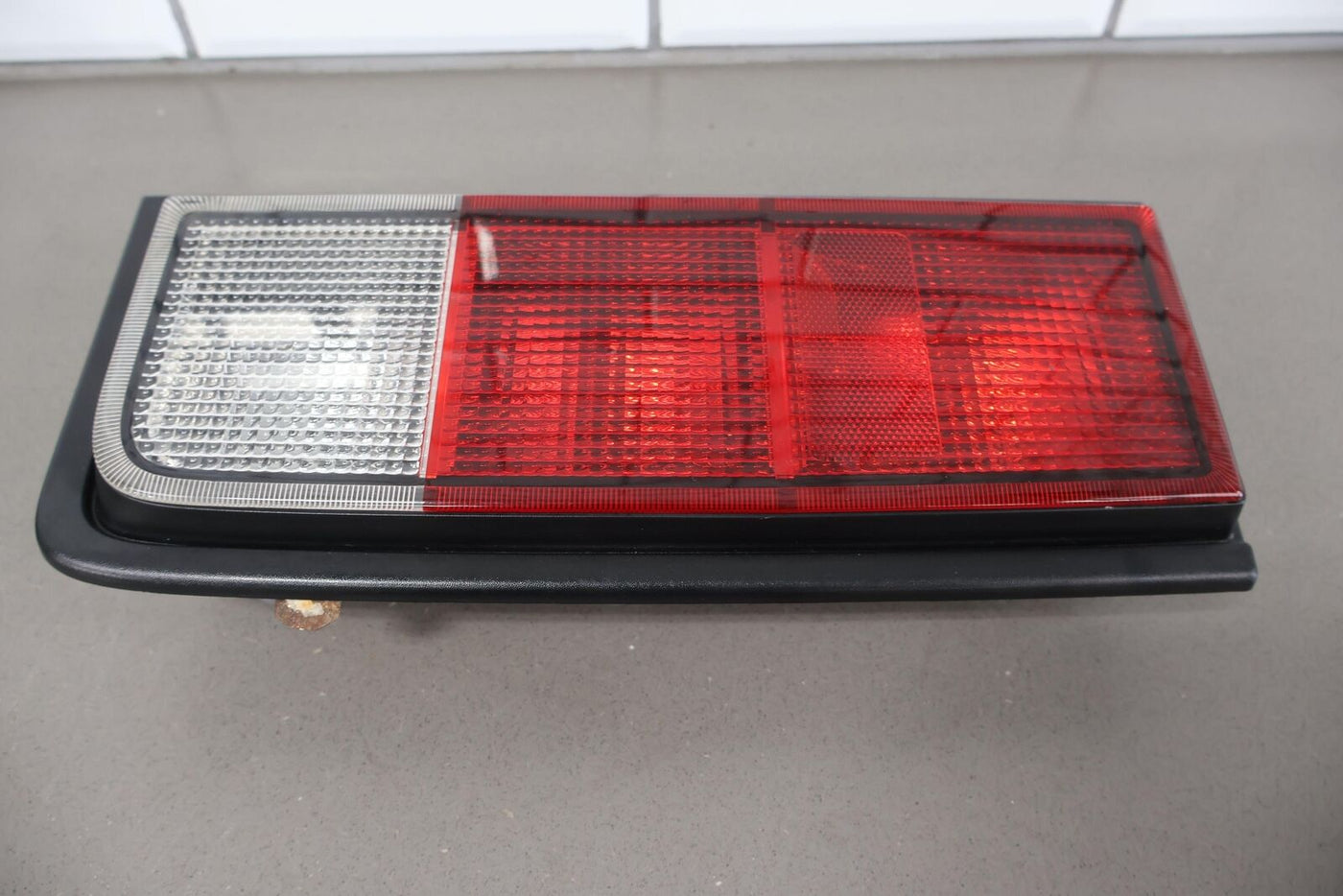 05-09 Hummer H2 Right Passenger Tail Light Lamp OEM (SUV) Tested Quarter Mounted