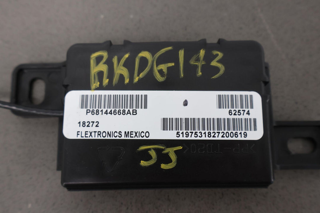 2019 Ram 1500 5th Gen Keyelss Entry Antenna Control Module (68144668AB)