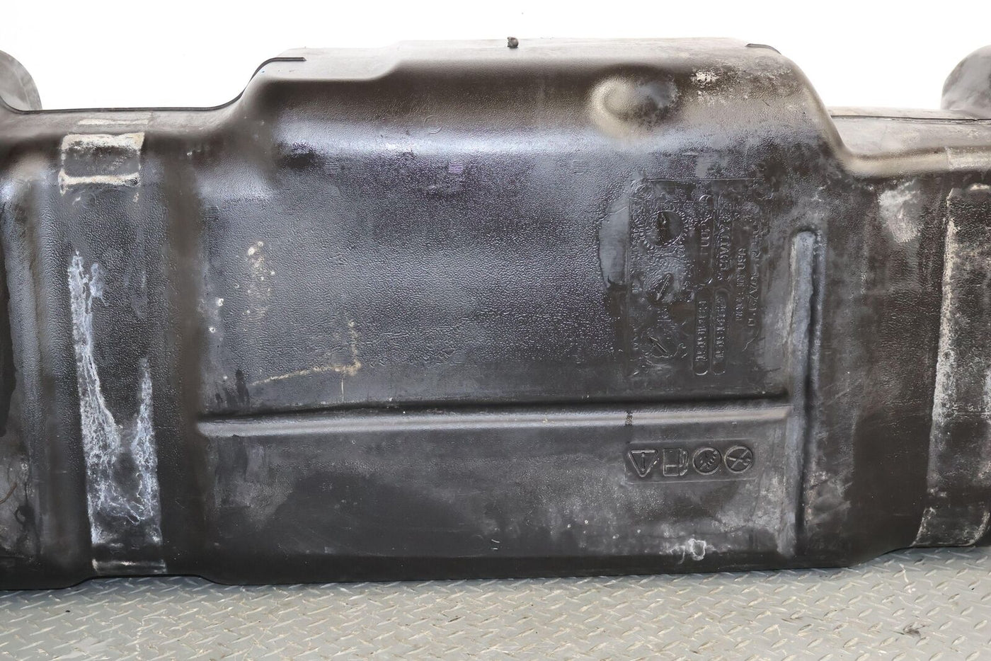 2003 Hummer H2 OEM Gasoline Fuel Tank W/Good Sealing Ring - No Fuel Pump