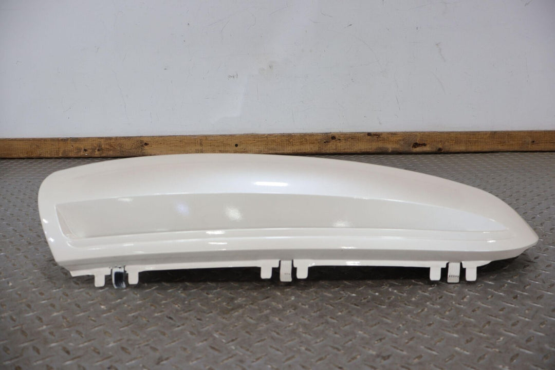 03-06 Escalade Short WB Right Rear Upper Tail Panel Moulding (White Diamond 98U)