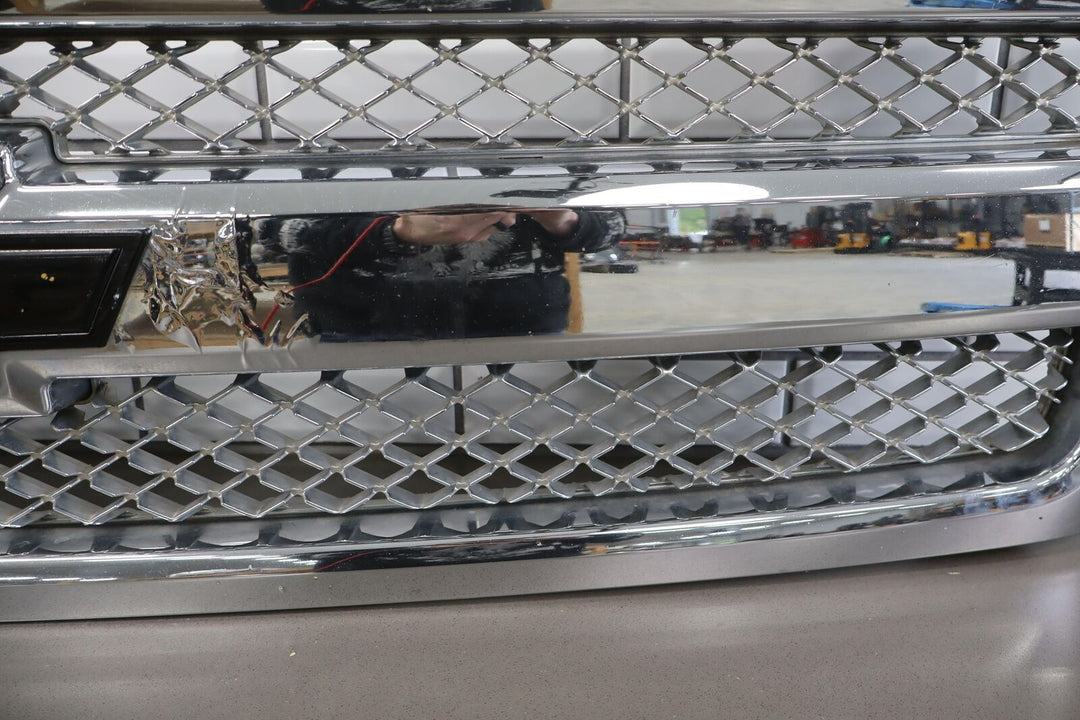 07-13 Chevy Silverado OEM Chrome Grille Assembly (See Photos)