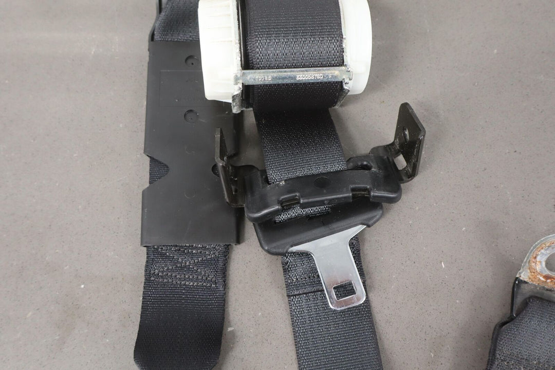 2015 Ram 1500 Quad Cab Rear Center Seat Belt Retractor with Buckle (Black X9)