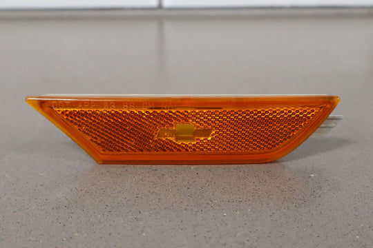 03-06 Chevy SSR Right Passenger Front (Bumper Mounted) Side Marker Lamp Light