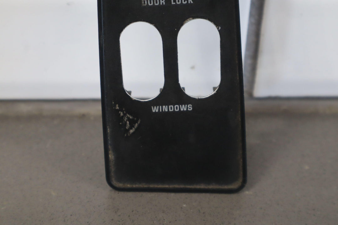 https://i.ebayimg.com/00/s/MTA2N1gxNjAw/z/GdUAAeSwigNosFjR/$_57.JPG?set_id=2