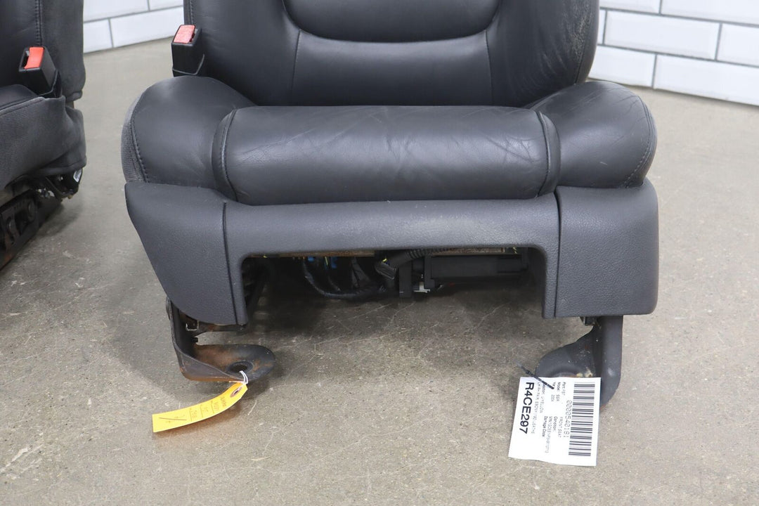 03-06 Chevy SSR Pair of LH & RH Leather Seats Ebony (192) *1 Burn Mark*