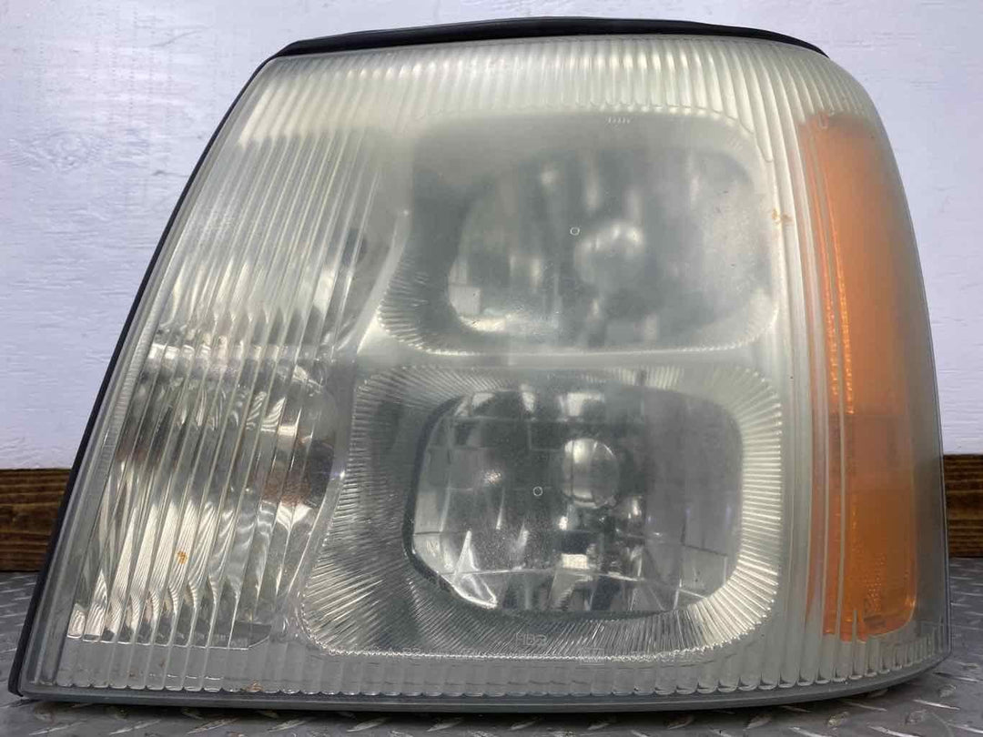 05-06 Cadillac Escalade EXT Left LH HID Headlight (Hazey Lense) Tested 10010789