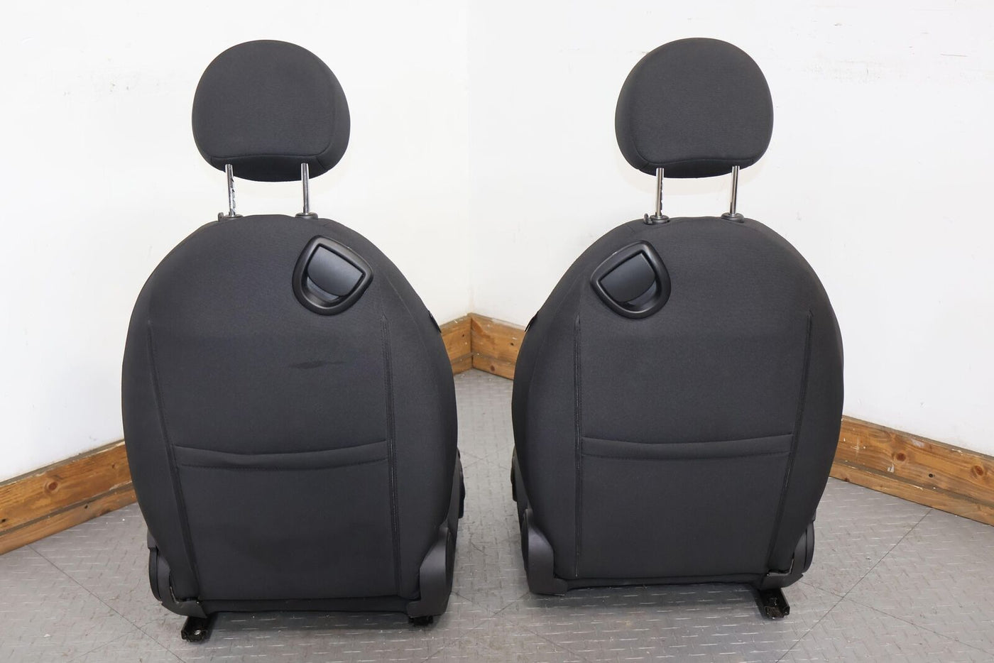 09-15 Mini Cooper S Coupe Pair LH & RH Front Seat Set (Black W/ Red Stitching)