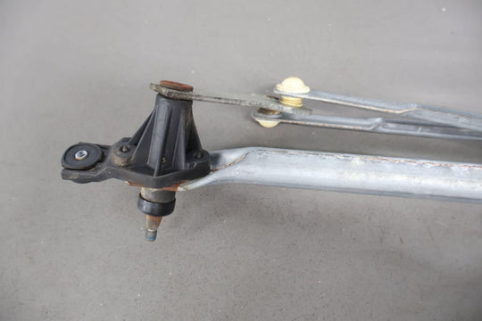 05-06 GMC Sierra 2500 Windshield Wiper Transmission & Motor (Tested)