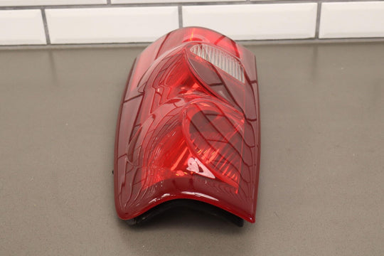 03-07 Chevy Silverado Right RH Passenger Tail Light OEM GM