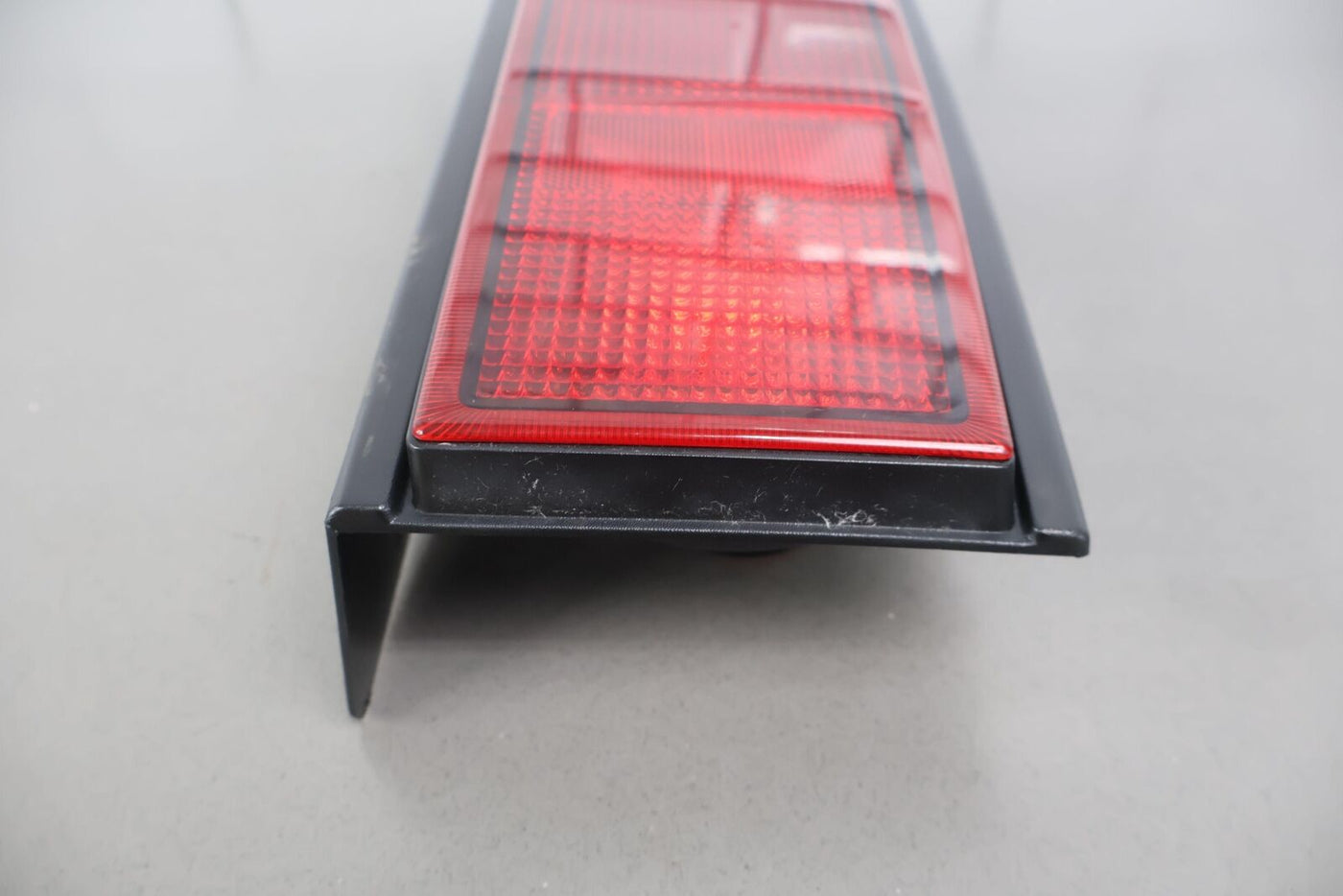 05-09 Hummer H2 Left LH Driver Tail Light Lamp OEM (SUV) Tested Quarter Mounted