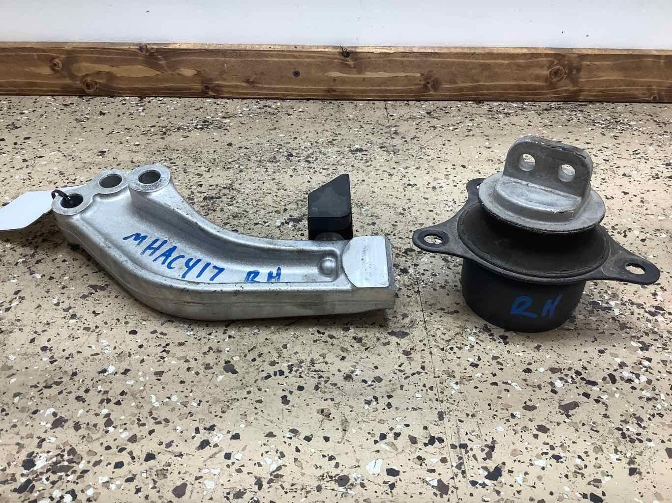 2017-2020 Acura NSX Right Engine Mount W/ Frame Bracket (50610-T6N-A00)