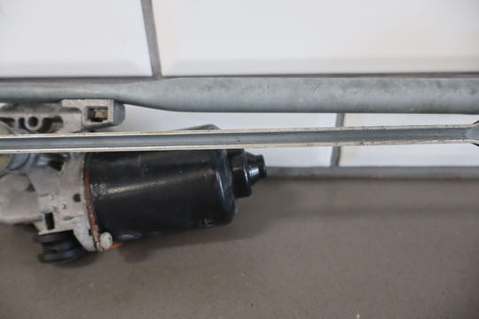 03-09 Lexus GX470 Front Wiper Transmission Linkage Motor OEM