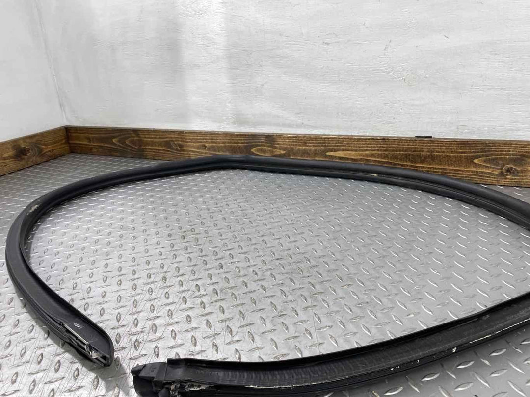 99-05 Porsche 911 996 Convertible Left Pssngr Door Weather Stripping Gasket Seal