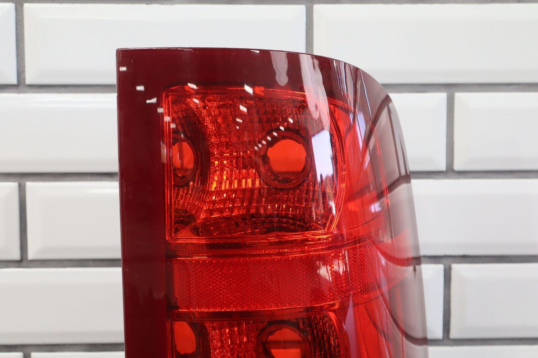 07-13 GMC Sierra Passenger Right Tail Light OEM Halogen