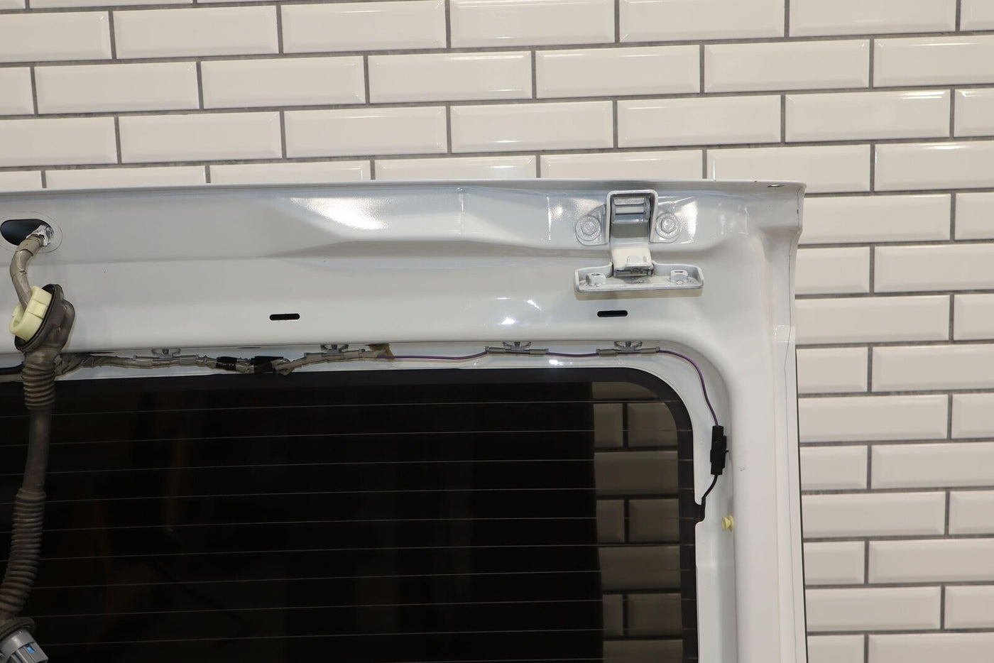 03-09 Hummer H2 Rear Hatch Lid W/Glass & Clearance Lights Olympic White (50U)