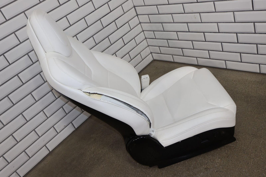 16-20 Tesla Model X Front Right Power Leather Seat (White) For Parts Or Repair