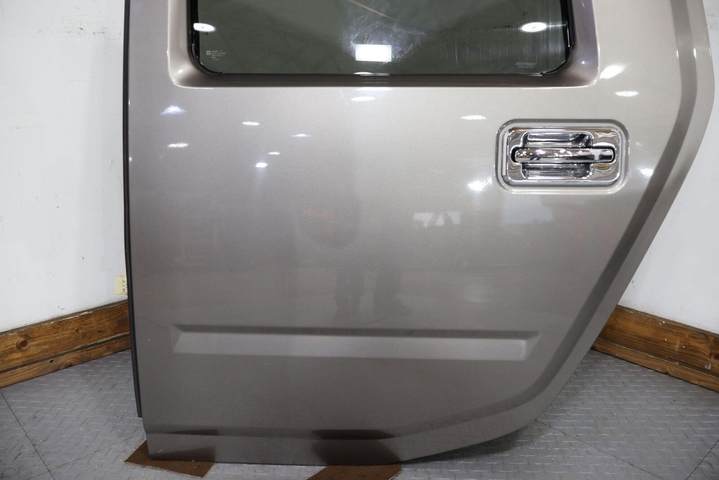 03-09 Hummer H2 Left LH Driver Rear Door W/ Glass (Graystone Metallic 16U)