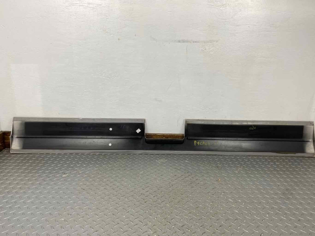 03-06 Cadillac Escalade Rear Exterior Lift Gate Moulding (Silver Birch 59U)