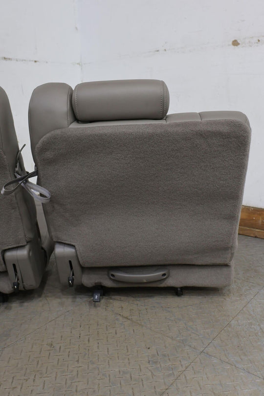 03-06 Cadillac Escalade Leather 3rd Row Bench Seat (Pewter 922) Short WB -Notes