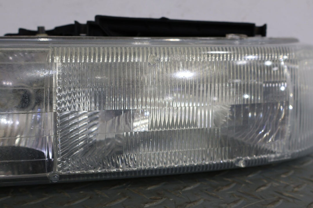 00-06 Chevy Tahoe Left LH Headlight Lamp W/ Lower Marker Light (Tested) Hazy