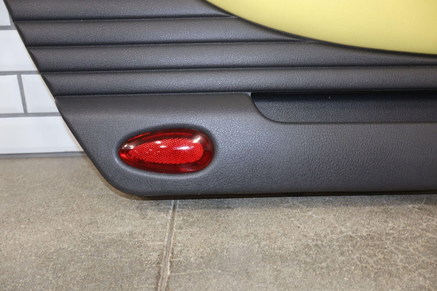 02-05 Ford Thunderbird Left LH Interior Door Trim Panel (Yellow/Black) Leather